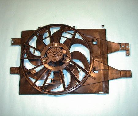 91-95 PLYMOUTH ACCLAIM RADIATOR FAN SHROUD ASSEMBLY (1991 91 1992 92 1993 93 1994 94 1995 95) D160904 4546538+4401958 Engine Cooling & Climate Control Parts Train D160904-plym-accl
