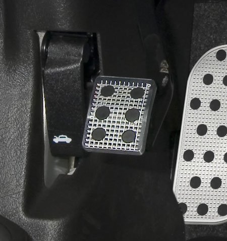 Putco Track Foot Rest, for the 2005 Hummer H2 SUT Body Putco 2AH2H50--421239--KCURTTUP