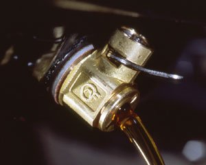 Engine Oil Drain Valve with Nipple for Detroit Diesel and Volvo Engine Drain Plug J. J. Keller T-211N