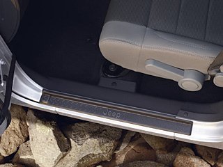 Entry Guards Mopar 82210106X1