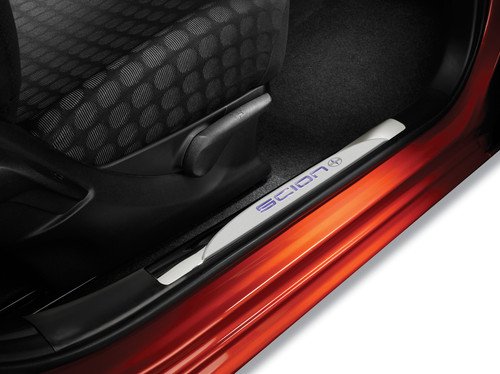 Door Entry Guard Toyota PT922-74112 / PT922-74110