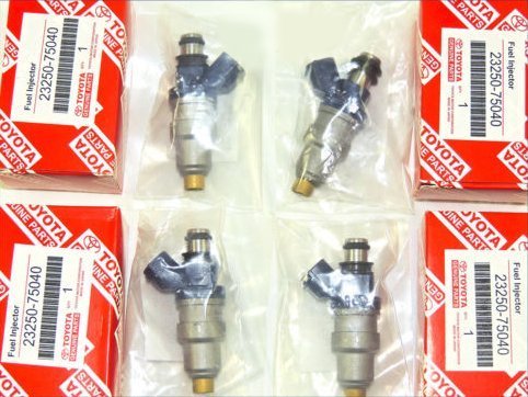 Fuel Injectors Toyota 23250-75040 23209-79085